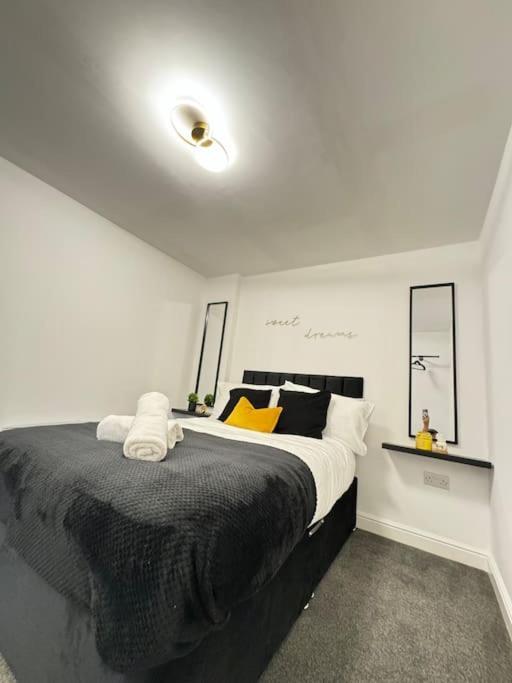Luxury Cozy 3 Bed Apartment 5Mins From City - Free Parking! Nottingham Bagian luar foto
