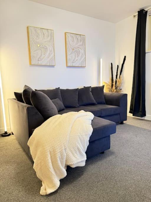 Luxury Cozy 3 Bed Apartment 5Mins From City - Free Parking! Nottingham Bagian luar foto
